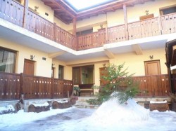  5    - Kadeva House 3*